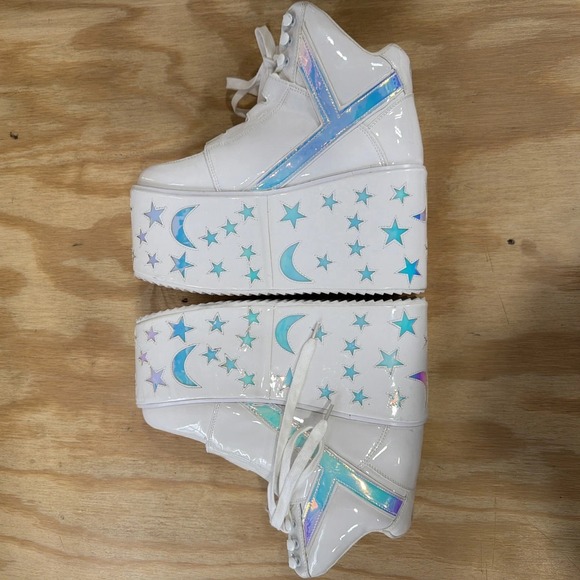 YRU Qozmo Moon Star Platform Sneakers White Holographic Womens 9 Y2K Alt